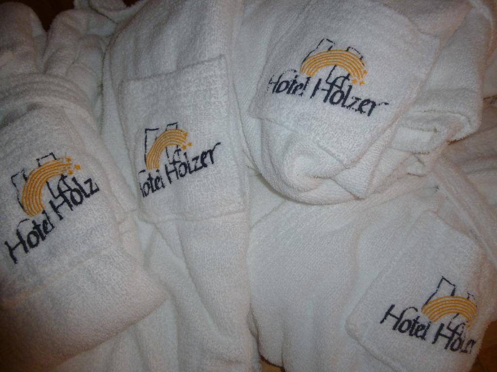 Hotel Holzer Sexten Bagian luar foto