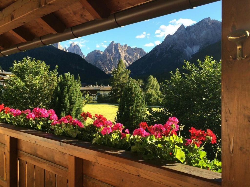 Hotel Holzer Sexten Bagian luar foto