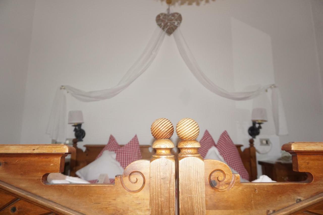 Hotel Holzer Sexten Bagian luar foto